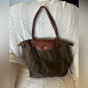 Medium Longchamp Le Pliage Nylon Shoulder Tote, Olive Green